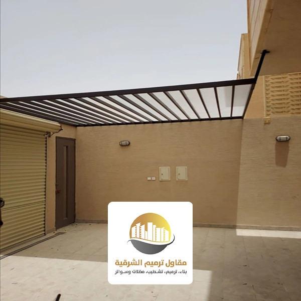 مظلات لسكان الخبر